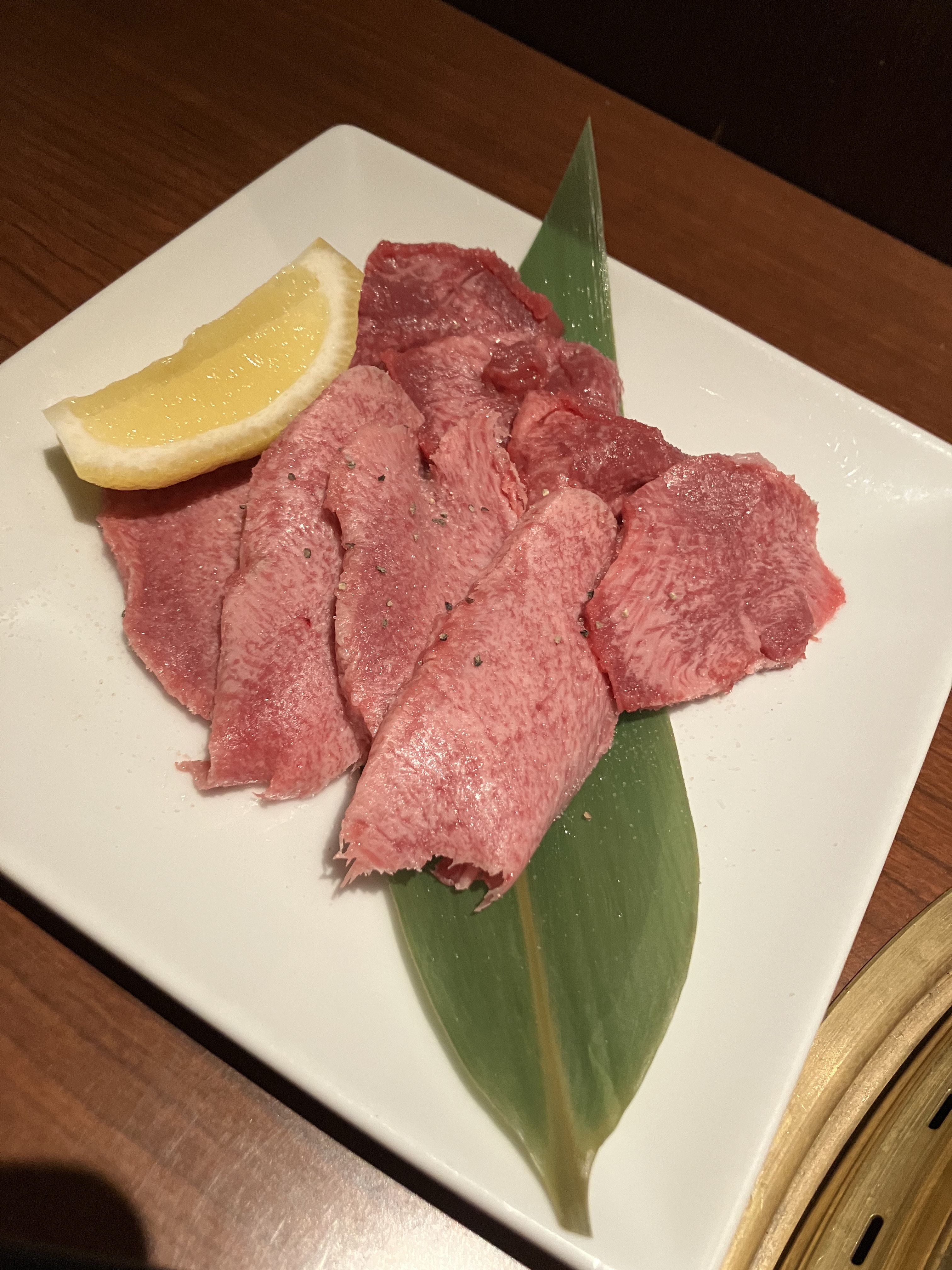 【ホテル街の隠れた高級店】牛タン専門店でビビりながら入ったら最高やった件