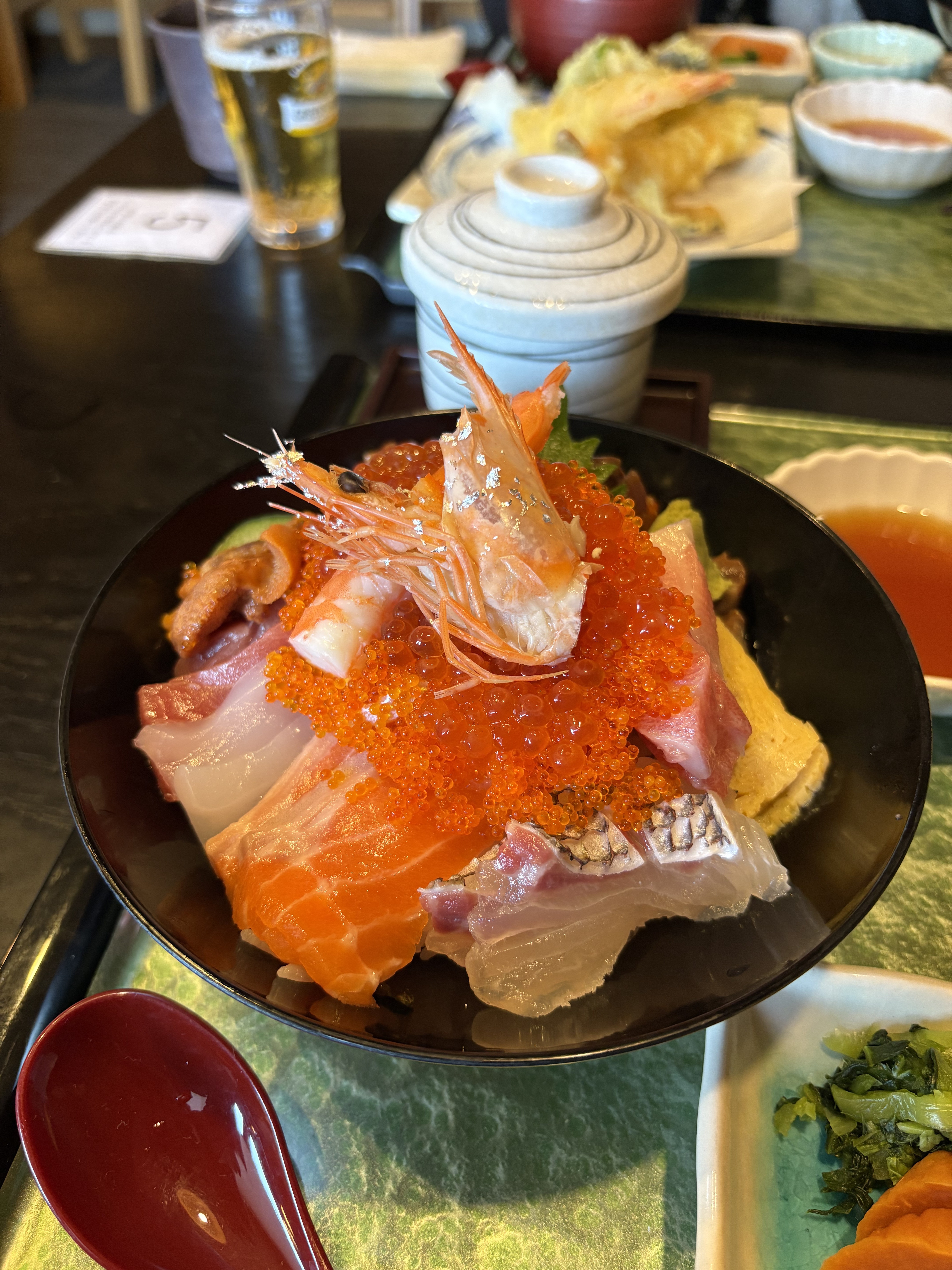 【激ウマ警報】ゴルフ前の海鮮丼で笑いが止まらんかった件!スコアも爆上がりや。